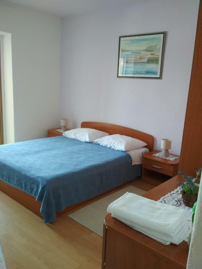 Apartmani Carevic 巴什卡沃达 外观 照片